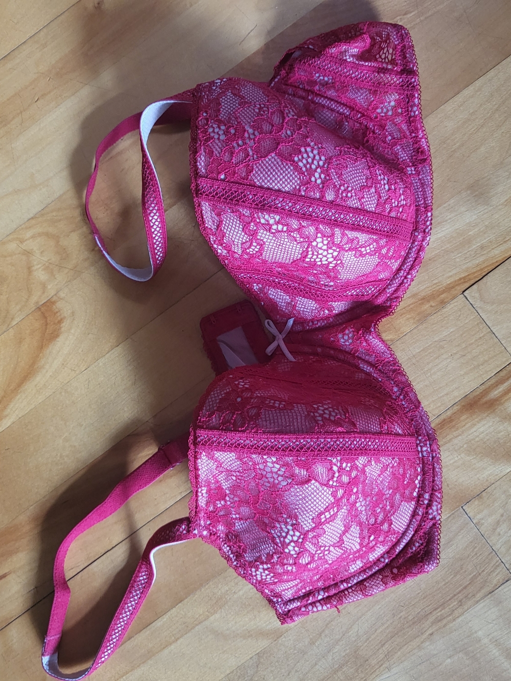 Lace Underwire Bra in Hot Pink - Brand Unspecified